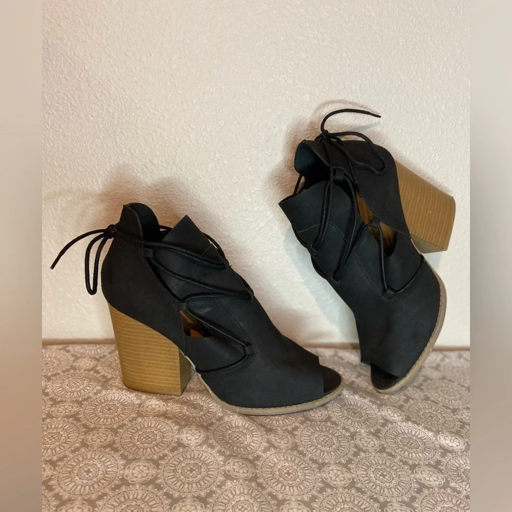 Qupid~Sweet~Matte Black~Faux Nubuck Leather~Peep Toe~Ankle Heeled Bootie~Size 10